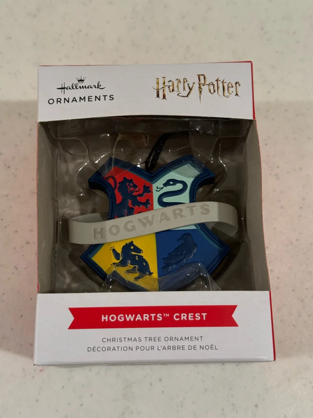 NEW Hallmark Harry Potter “ Hogwarts Crest “ Ornament